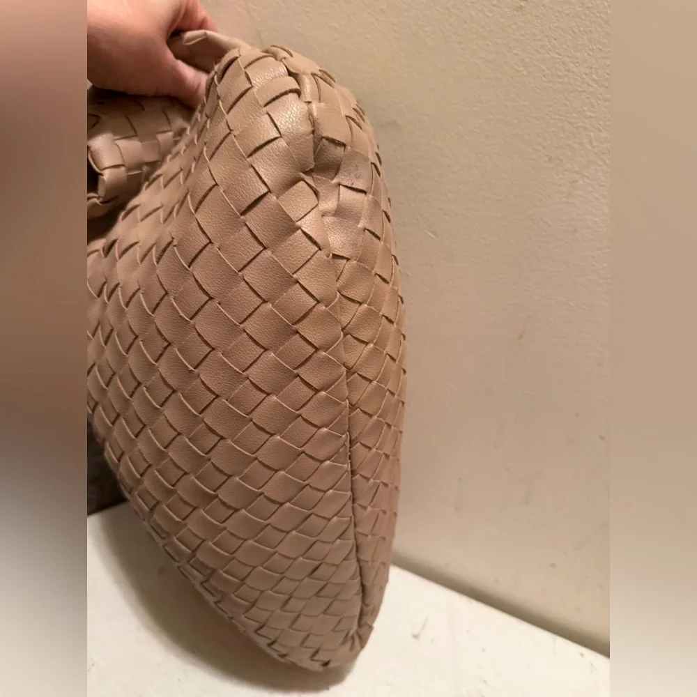 Urban Expressions Vanessa Vegan Hobo Bag Tan Shoulder Purse Woven EUC